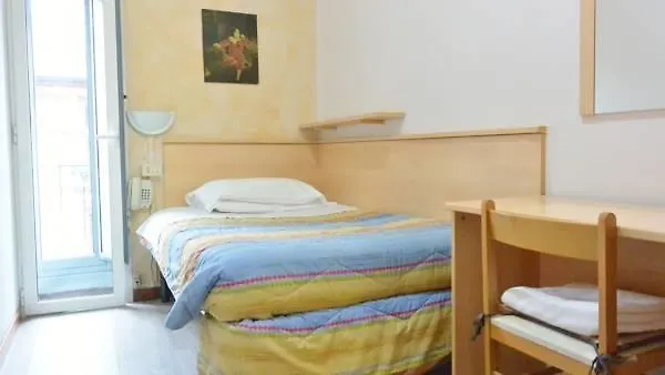 Eva Otel *